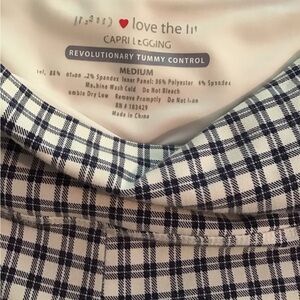 Intro. Love the Fit Capri Leggings, size Medium